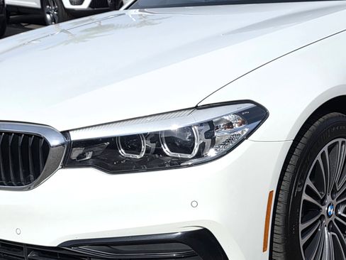 Used 2020 BMW 530e w/ Convenience Package image 8