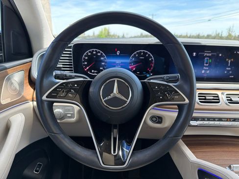 Used 2024 Mercedes-Benz GLE 350 4MATIC image 11