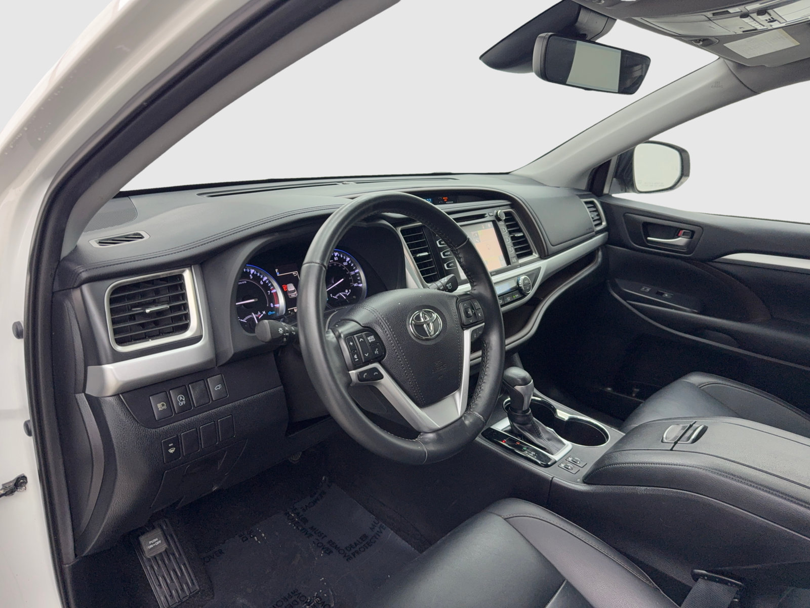 Used 2019 Toyota Highlander XLE AWD/4WD image 34