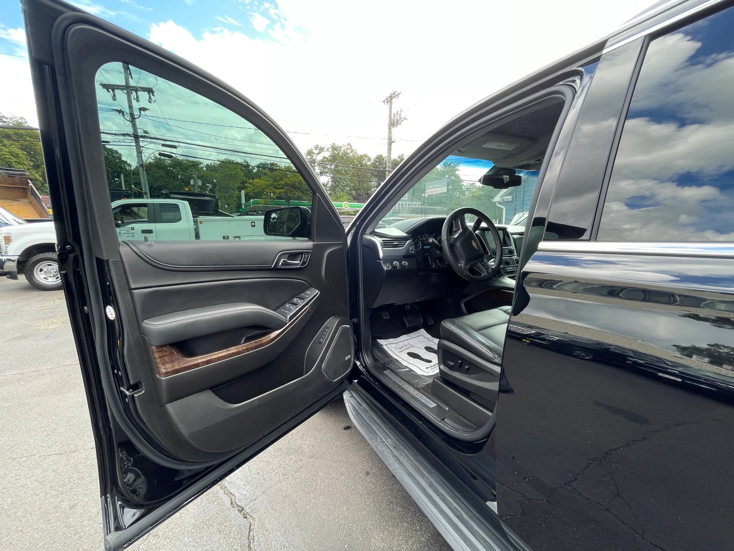 Used 2017 Chevrolet Tahoe LT AWD/4WD image 10