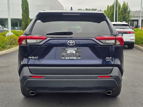 Used 2024 Toyota RAV4 XLE w/ Convenience Package AWD/4WD image 4