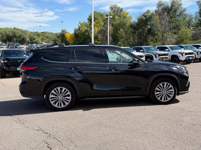 Used 2022 Toyota Highlander Platinum FWD image 6