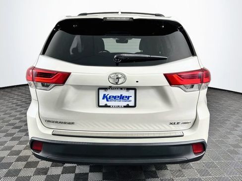 Used 2018 Toyota Highlander XLE AWD/4WD image 5