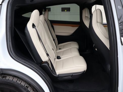 Used 2019 Tesla Model X Long Range image 30