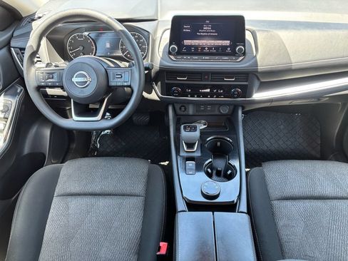 Used 2024 Nissan Rogue SV AWD/4WD image 12