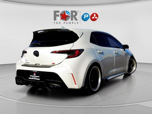 Used 2020 Toyota Corolla SE image 2