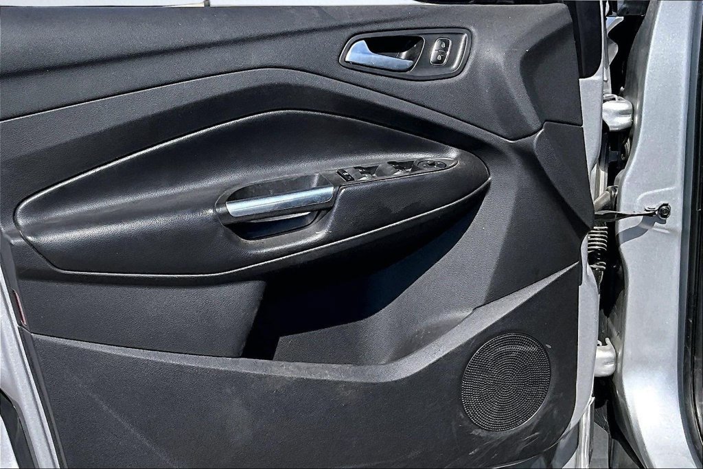 Used 2018 Ford Escape SE FWD image 15