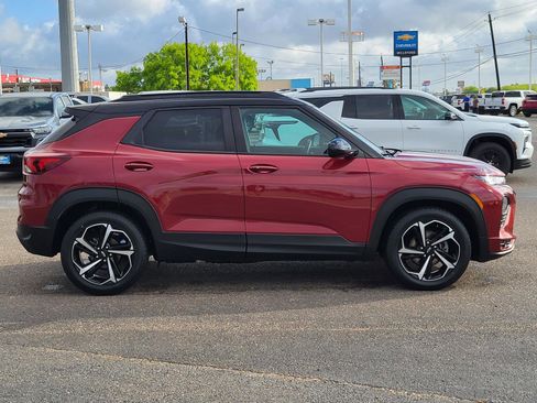 Used 2022 Chevrolet TrailBlazer RS w/ Sun and Liftgate Package image 6