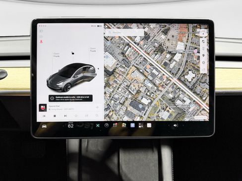 Used 2021 Tesla Model 3 Standard Range Plus RWD image 7