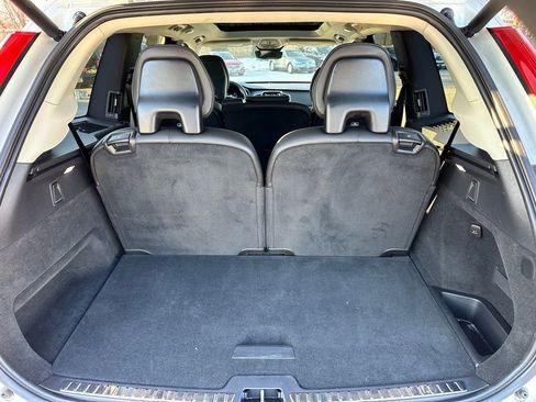 Used 2024 Volvo XC90 B5 Core image 10