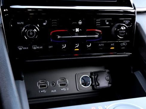 New 2025 Jeep Grand Cherokee L Laredo image 15