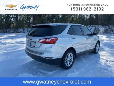 Used 2019 Chevrolet Equinox LS w/ LPO, Chrome Package image 5