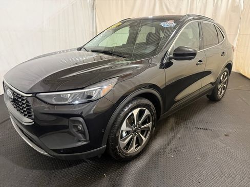 Used 2024 Ford Escape Platinum w/ Premium Technology Package image 6
