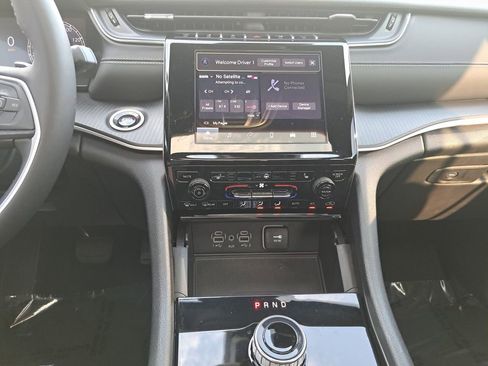 Certified 2024 Jeep Grand Cherokee Altitude AWD/4WD image 21