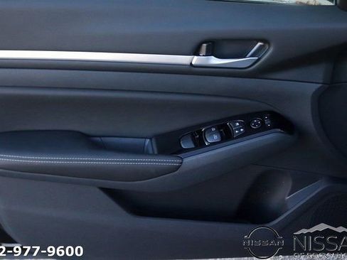 New 2025 Nissan Altima 2.5 SL image 10