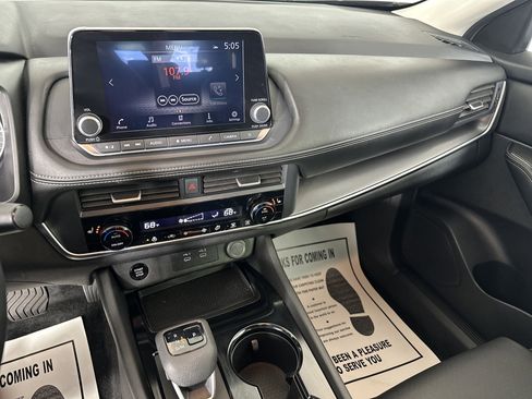 Certified 2025 Nissan Rogue SV w/ SV Premium Package image 4