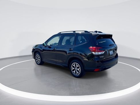 Used 2019 Subaru Forester Premium AWD/4WD image 6