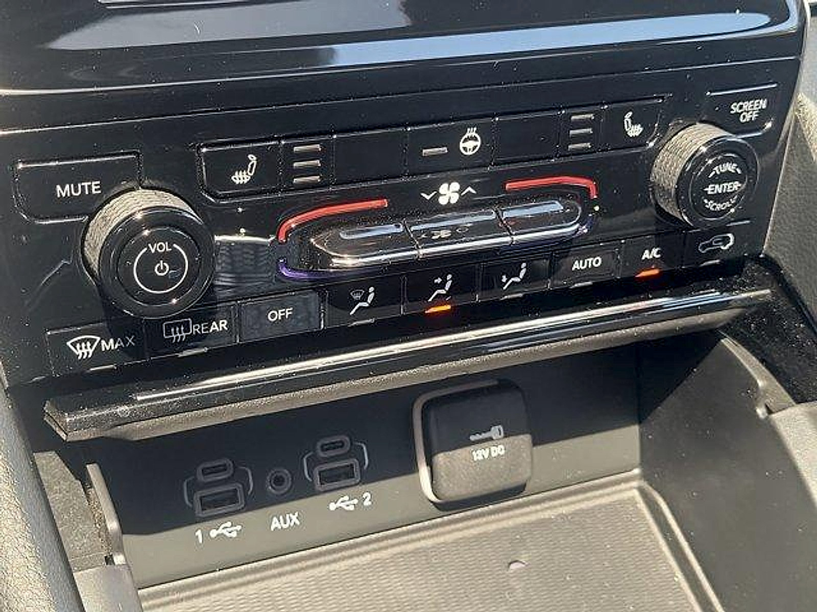 Used 2023 Jeep Grand Cherokee Altitude RWD image 29