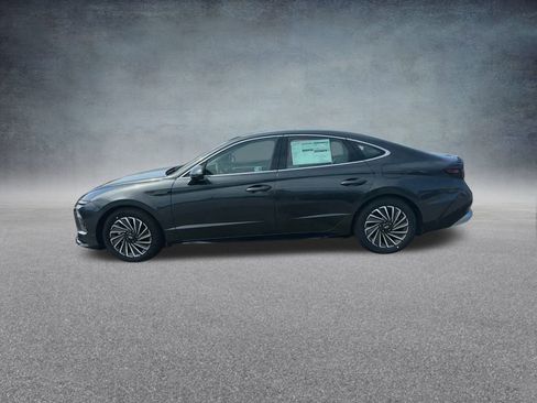 New 2025 Hyundai Sonata Limited image 12