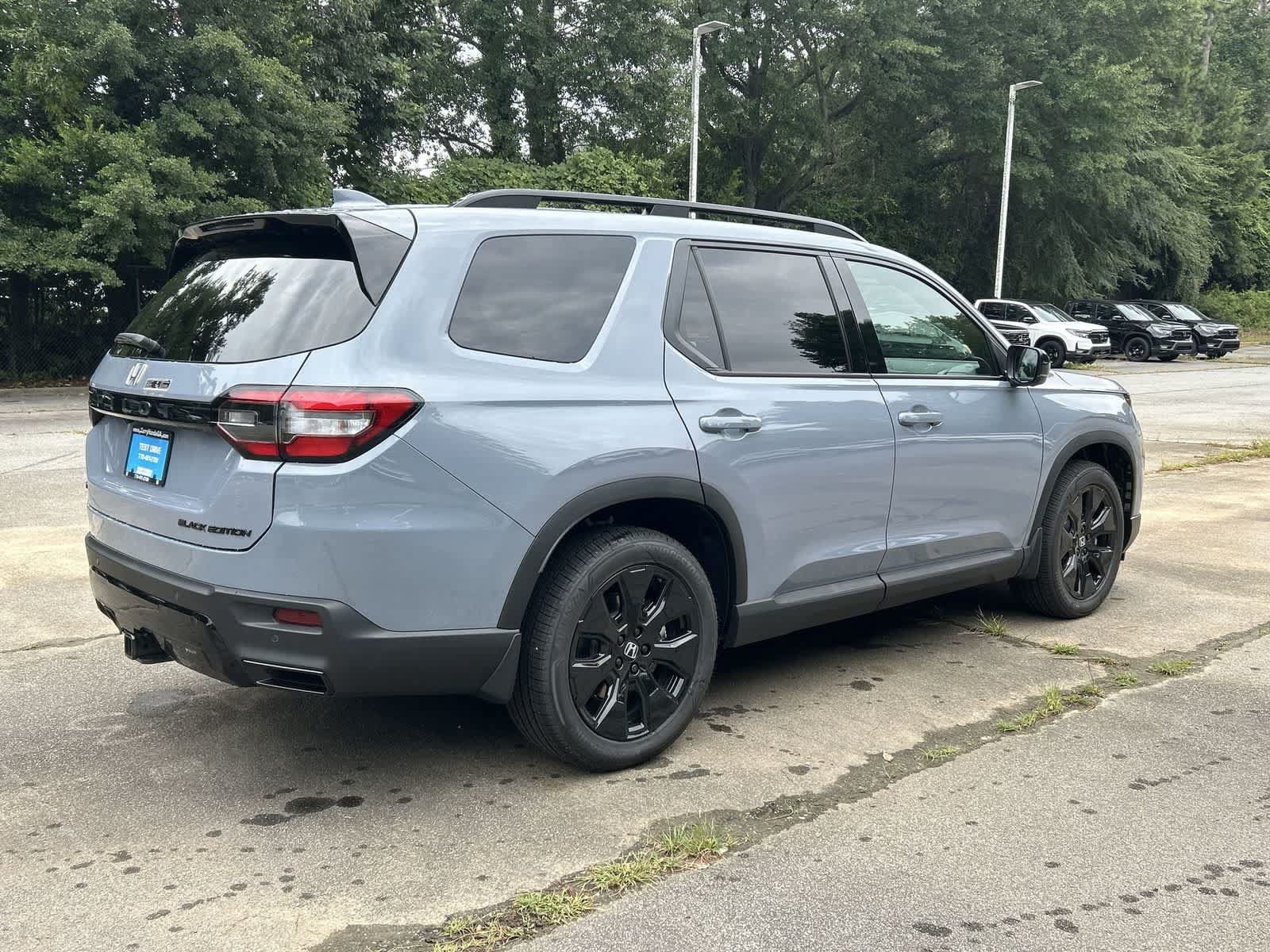 New 2026 Honda Pilot Black Edition image 4