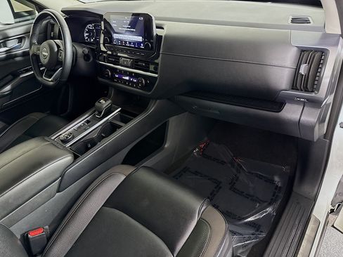 Used 2023 Nissan Pathfinder SL AWD/4WD image 30
