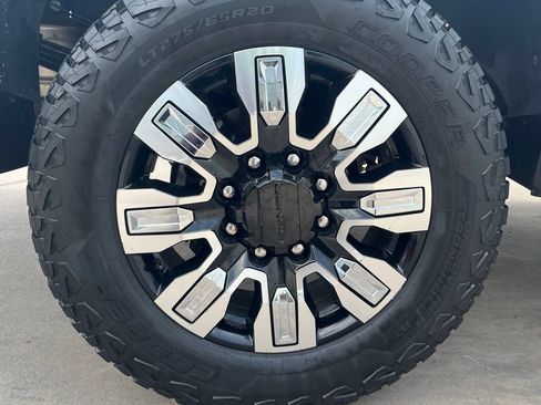 Used 2024 GMC Sierra 3500 Denali w/ Technology Package AWD/4WD image 23