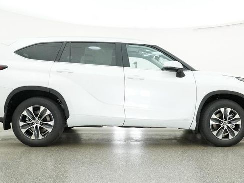 New 2026 Toyota Highlander XLE AWD/4WD image 45