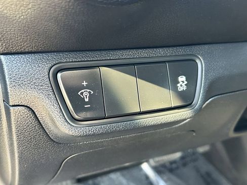 Used 2023 Kia Forte LXS image 27