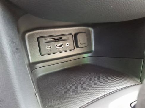 Used 2024 Chevrolet Equinox LT FWD image 31