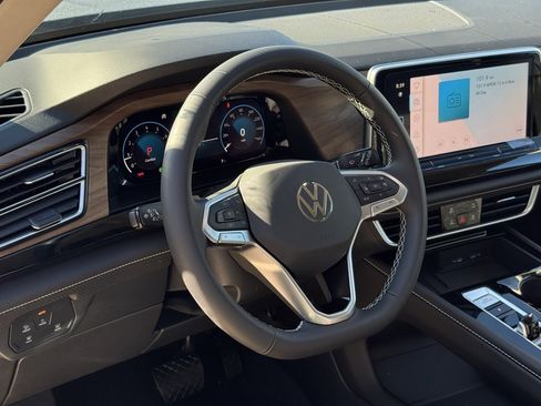 New 2026 Volkswagen Atlas SE image 16