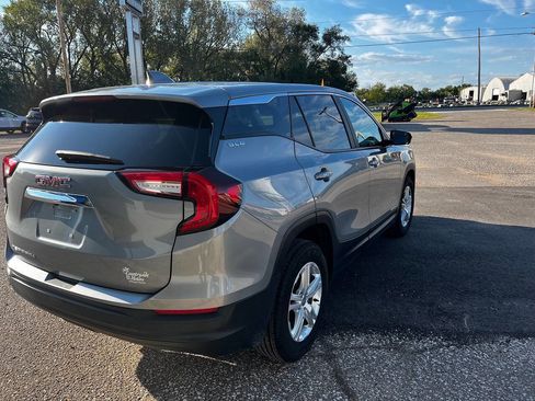Used 2024 GMC Terrain SLE image 6