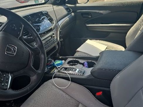 Used 2025 Honda Passport EX-L image 7
