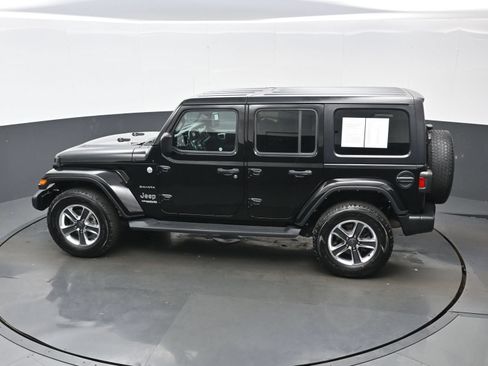 Used 2021 Jeep Wrangler Unlimited Sahara w/ Cold Weather Group AWD/4WD image 34