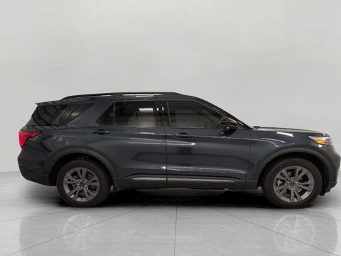 Used 2024 Ford Explorer XLT w/ Equipment Group 202A AWD/4WD image 12