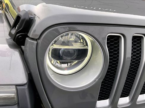 Used 2019 Jeep Wrangler Unlimited Sahara image 30