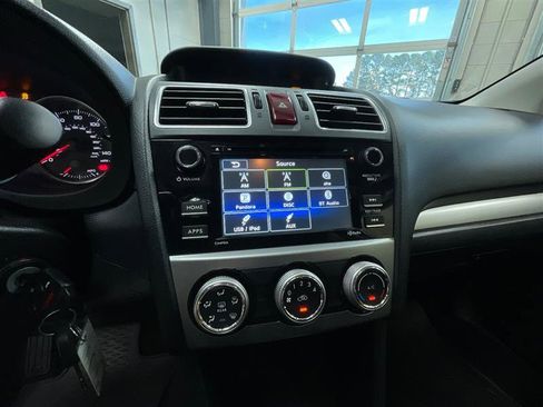 Used 2017 Subaru Crosstrek 2.0i Premium w/ Moonroof Package image 16