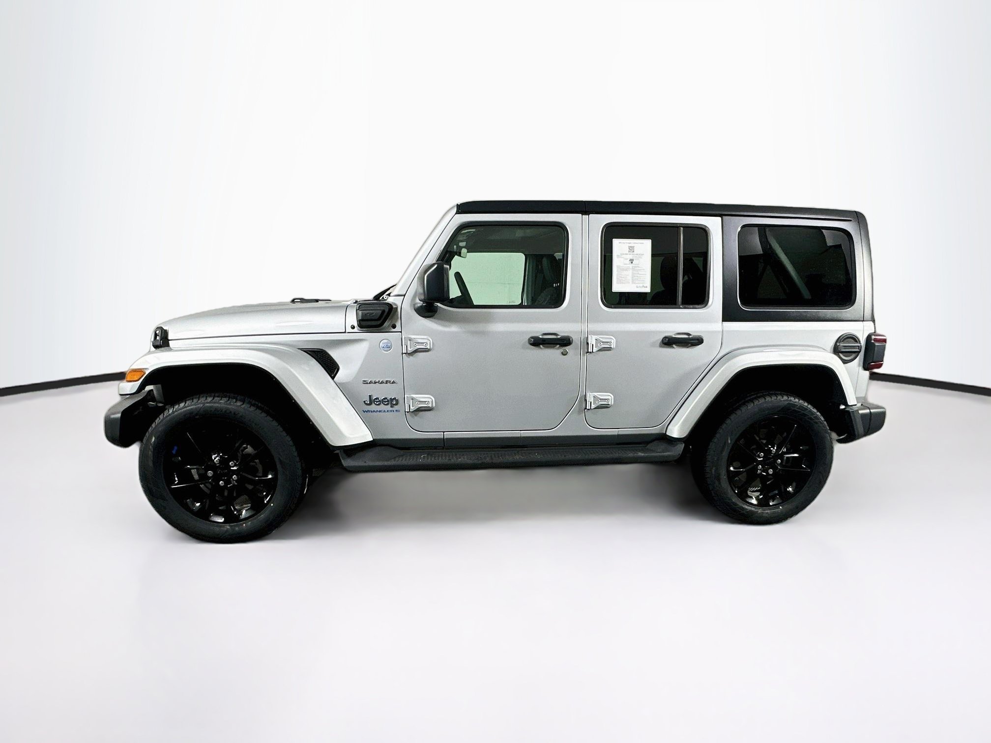 Used 2023 Jeep Wrangler Unlimited Sahara w/ Cold Weather Group AWD/4WD image 4