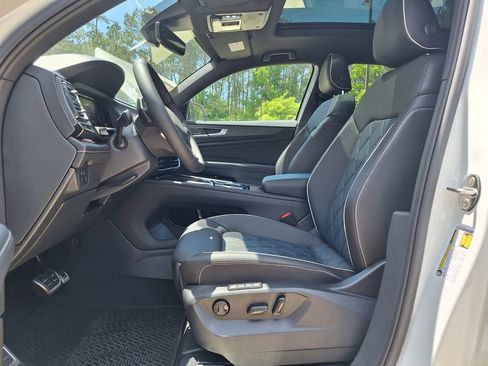 Used 2025 Volkswagen Atlas Cross Sport SEL Premium R-Line AWD/4WD image 13