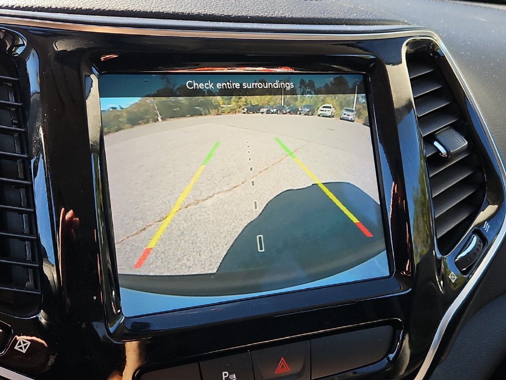 Used 2019 Jeep Cherokee Limited AWD/4WD image 15