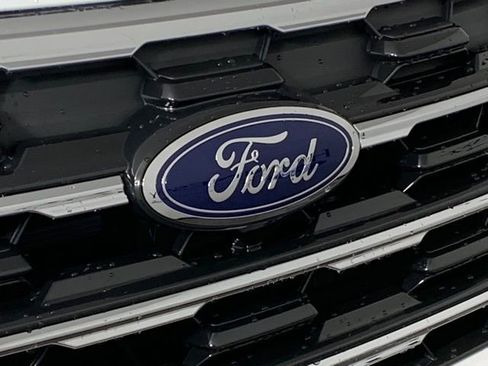 Used 2025 Ford Explorer Active image 12