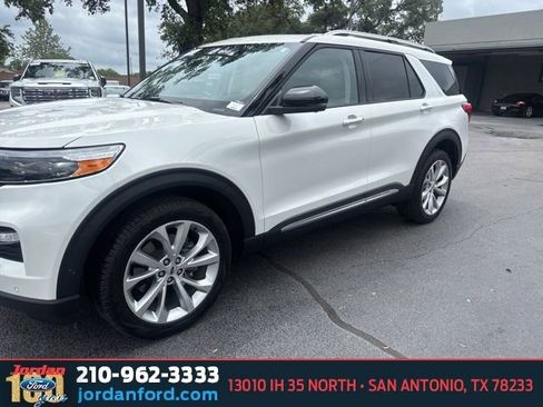 Certified 2023 Ford Explorer Platinum w/ Premium Technology Package AWD/4WD image 3