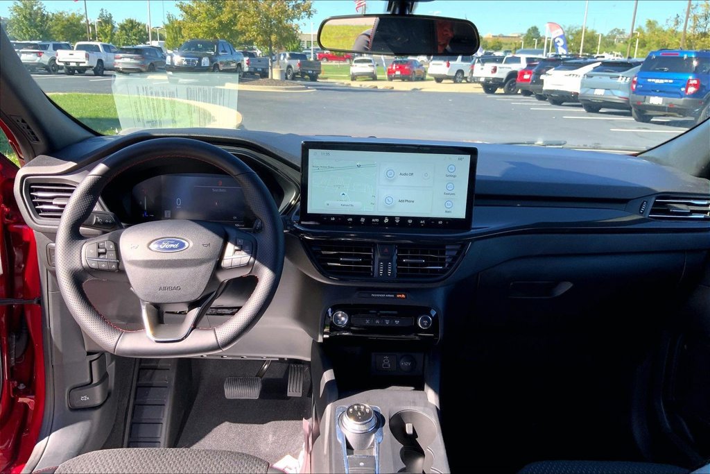 Used 2026 Ford Escape ST-Line w/ Tech Pack #1 FWD image 10