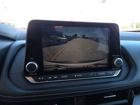 Used 2023 Nissan Rogue SV image 20