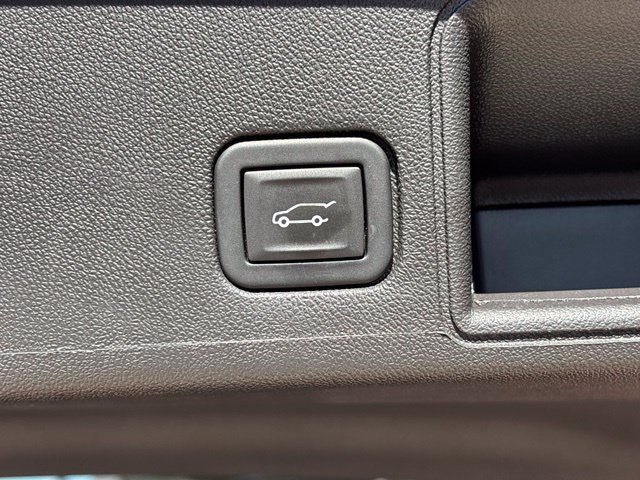 Used 2024 GMC Terrain SLE w/ Driver Convenience Package FWD image 30