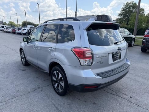 Used 2017 Subaru Forester 2.5i Limited AWD/4WD image 5