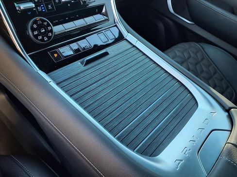 Used 2025 Nissan Armada Platinum Reserve image 14