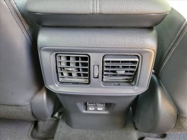 Used 2025 Toyota RAV4 XLE Premium AWD/4WD image 17