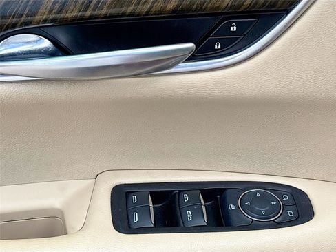 Used 2017 Cadillac XT5 Premium Luxury FWD image 27