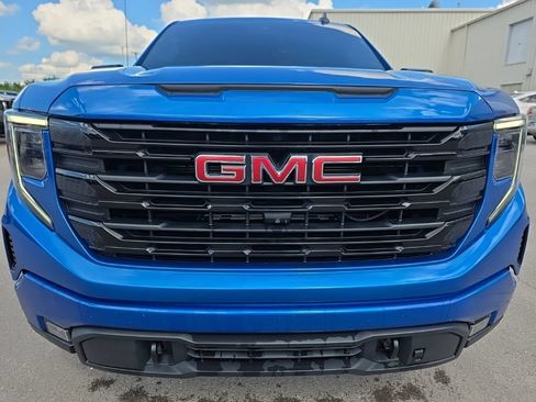 Used 2022 GMC Sierra 1500 Elevation w/ Elevation Premium Package AWD/4WD image 2