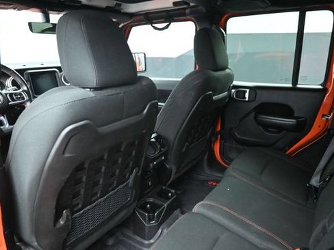 Used 2018 Jeep Wrangler Unlimited Rubicon AWD/4WD image 16